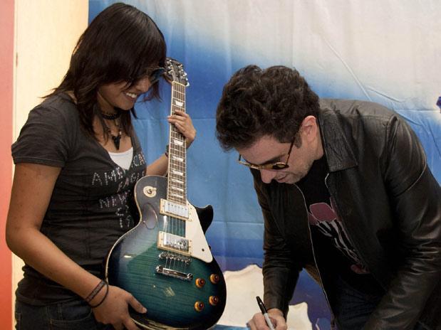 calamaro firma disco mexico