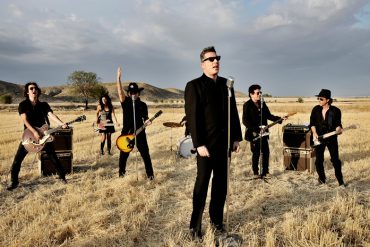 "Hombre de Negro" calamaro loquillo